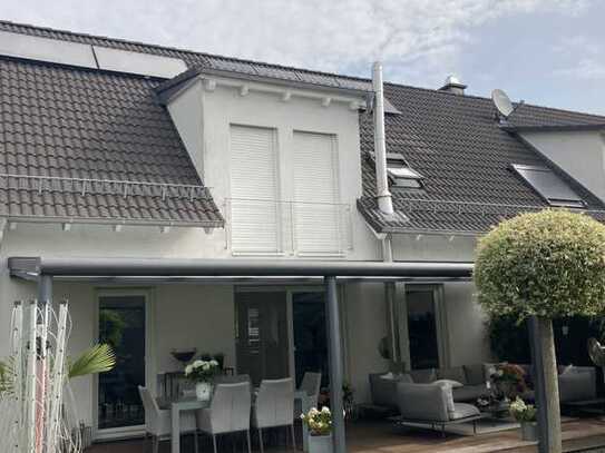Moderne Doppelhaushälfte in ruhiger Lage
730.000 € - 135 m² - 4.0 Zi.