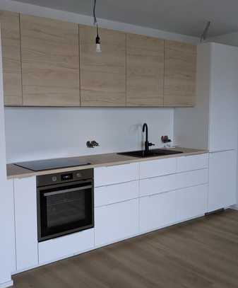 Smart-Home-Wohnung, 3 Zimmer, Balkon, offene Küche mit EBK, bodengleiche Dusche, TG