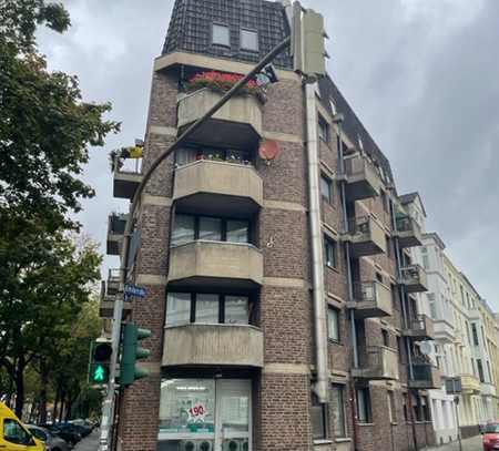 Renoviertes Cityappartment mit Balkon und Aufzug - bezugsfrei ab Mai !