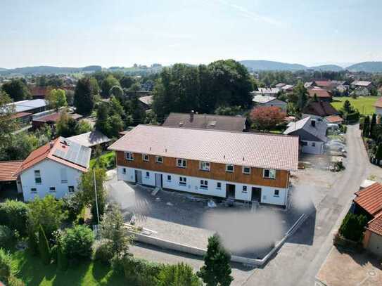 NEU - MODERN - SCHLÜSSELFERTIG
Reihenhaus in schöner Lage von Peiting