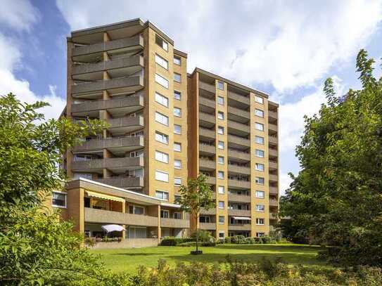 Bothfeld mit Fernsicht: sanierungsbedürftige 1-Zimmerwohnung im 10. OG mit Balkon und TG-Stellplatz