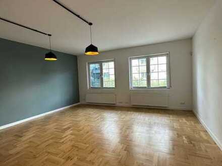 Wunderschöne 1-Zimmer Wohnung im Erdgeschoss mit Einbauküche