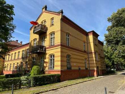 Tolle lichtdurchflutete 2 Zimmerwohnung in historischer Umgebung