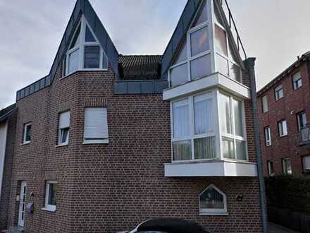 Große, geräumige Wohnung mit Balkon und Garten