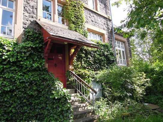 Dachgeschosswohnung im Vogelsbergkreis Ulrichstein OT Feldkrücken! Alte Schule!