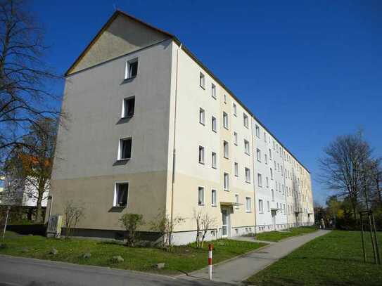 3 Raum Wohnung mit grüner Aussicht im 3. OG