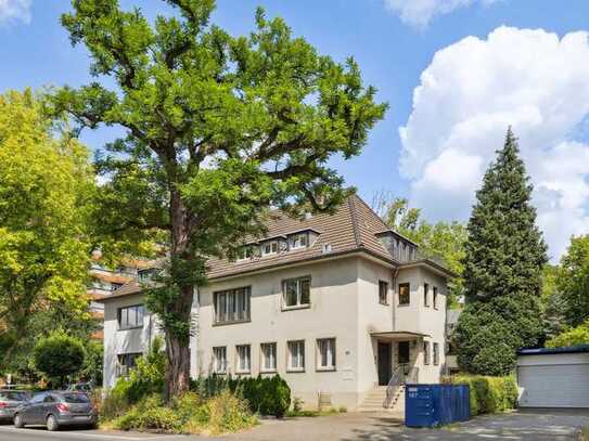 Einfamilienhaus mit großem Grundstück in Köln-Bayenthal