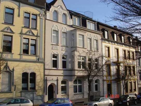 W-Vohw, 3 Zi., 96qm, Parkett, Bad/Gäste WC neu, Balkon, Erstbzg. nach Sanierung, 1.11. oder eher