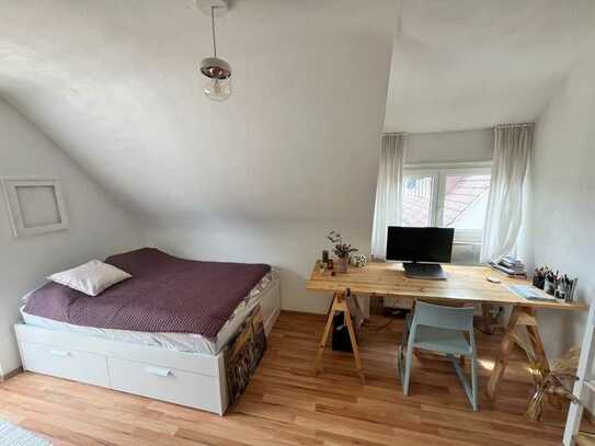 * Schöne, helle, gemütliche 1-Zi.-Wohnung in S-Vaihingen mit Balkon + opt. Garage *