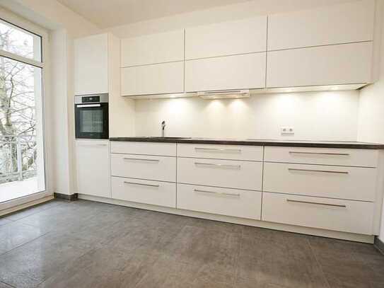 3-Zi-Wohnung mit Premium-EBK, großem Balkon. Jugendstilhaus mit Aufzug und Garten