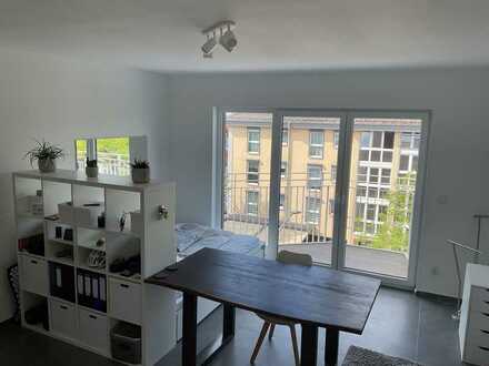 Stilvolle 1-Raum-Wohnung mit Balkon und EBK in Gießen, Möbel werden verkauft