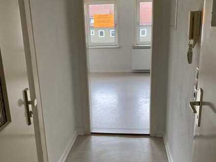 *ab sofort* 2-Zimmerwohnung im Dachgeschoss
