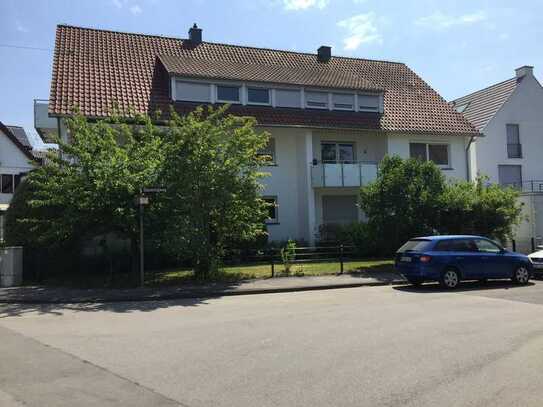 Sonnige 3-Zimmer-Hochparterre-Wohnung mit Balkon in Stuttgart-Möhringen