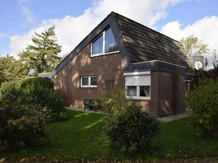 Traumlage in Hemmoor! Tolles Wohnhaus mit großem Grundstück.