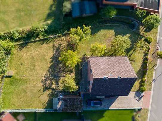 Einfamilienhaus auf großem Eigentumsgrundstück in ruhiger, zentraler Lage nähe Bahnhof