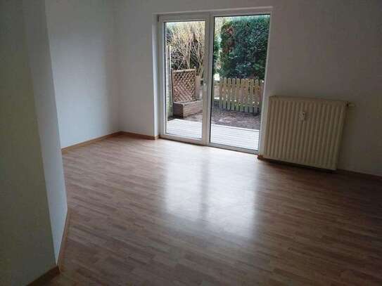 2 Zimmer Wohnung mit Terrasse und Stellplatz