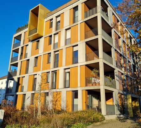 Moderne 3-Zimmer-Wohnung mit Loggia und Einbauküche mit TG-Stellplatz