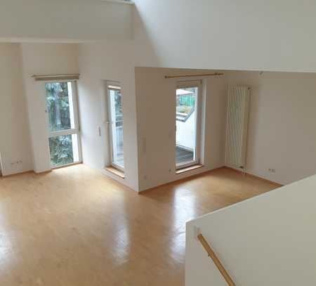 Stilvolle, geräumige 2,5-Zimmer-Maisonette-Wohnung in Frankfurt am Main