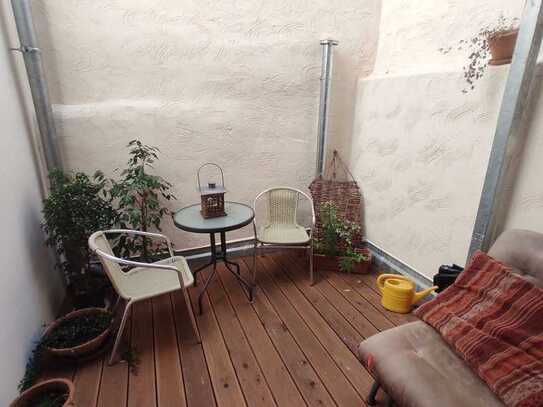 Neuwertige 2-Zimmer-Wohnung mit Terrasse, zentral gelegen, WG geeignet, EBK