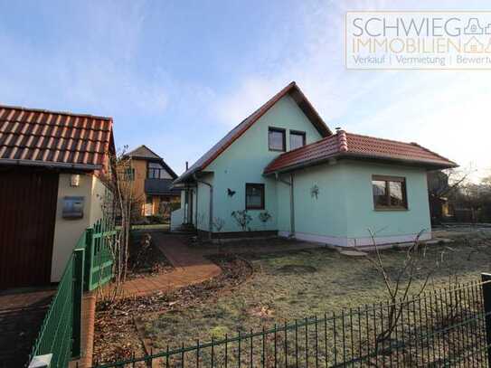 Einfamilienhaus 4 Zimmer, Gäste-WC, Swimmingpool und Garage in Komptendorf