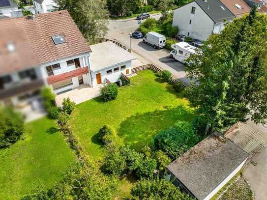 Großzügiges Haus mit Doppelgarage und großem Garten in ruhiger Toplage