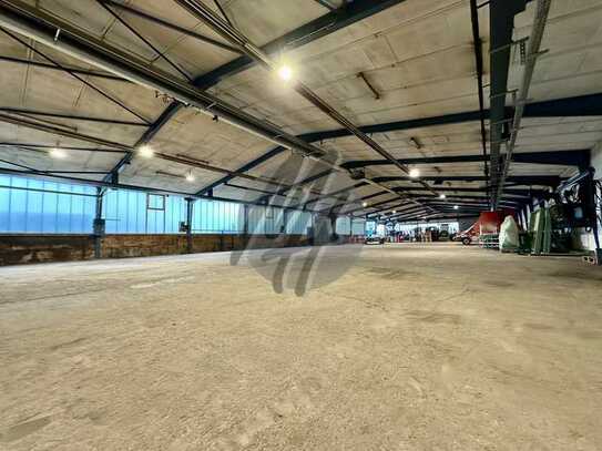 SCHNELL VERFÜGBAR ✓ Lager-/Werkstatt (900 m²) zu vermieten