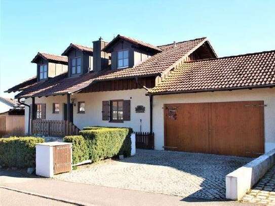 Großzügiges Landhaus mit Einliegerwohnung und Garten / Mehrgenerationenhaus im Umland von München