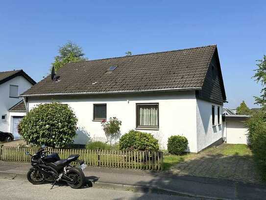 Rösrath (Forsbach) ! Freistehendes Einfamilienhaus auf 891 m² großem Grundstück