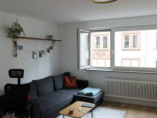 Vollständig renovierte 2-Raum-Wohnung mit gehobener Innenausstattung in Karlsruhe