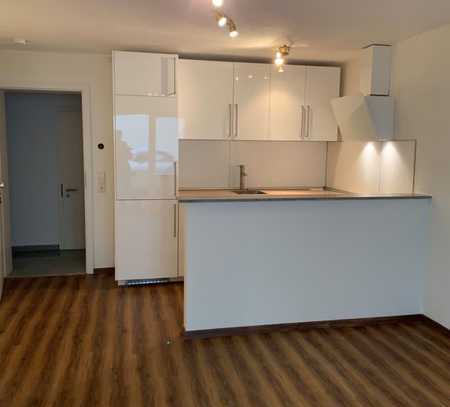 Modernisierte Wohnung mit zweieinhalb Zimmern sowie Terasse und Einbauküche in Eberdingen