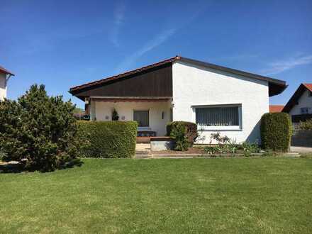 Attraktiver Bungalow in idyllischer Lage mit großem Garten und Doppelgarage