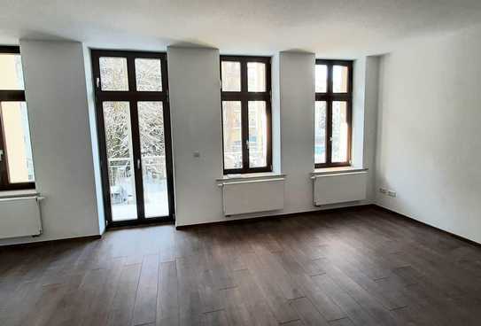 Schöne großzügige 3-Raum-Wohnung mit Balkon, Aufzug