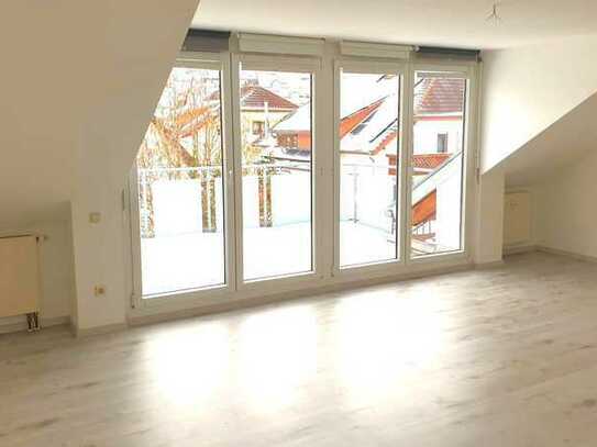 Helle, geräumige 3-Zimmer-Wohnung mit Balkon, Einbauküche und Tiefgarage in Althengstett