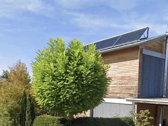 Doppelhaushälfte mit Garten und Carport in schöner, ruhiger Wohngegend