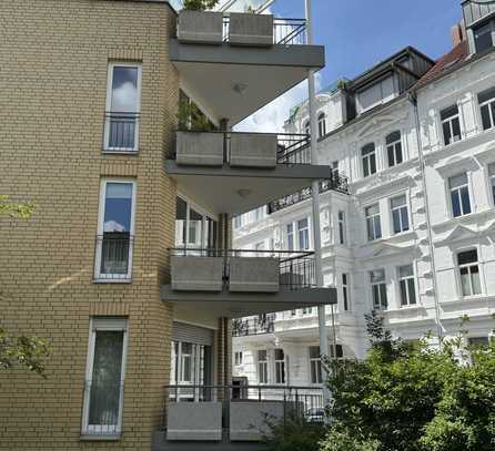 Rarität! Neu möbliertes Appartement mit EBK und Balkon im Zooviertel!