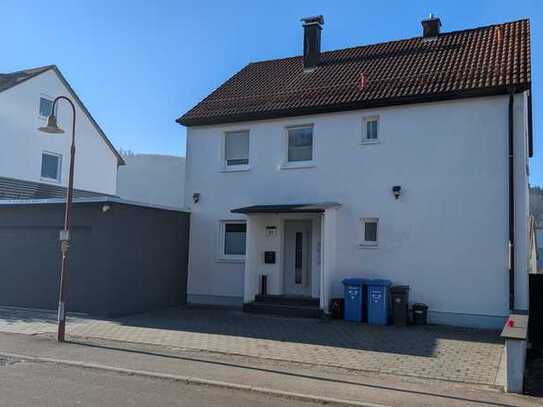 Geräumiges, helles und modernisiertes 6-Raum-Einfamilienhaus in Aalen-Unterkochen