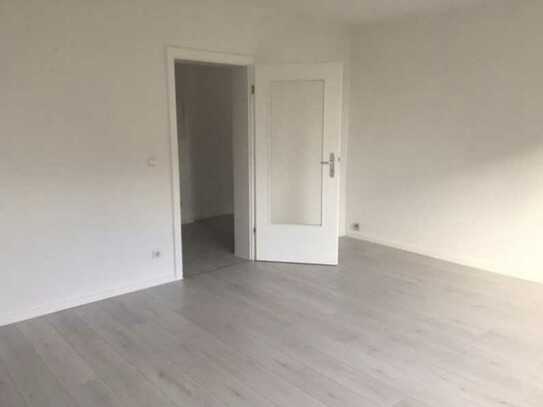 2-Zimmer Wohnung // 2. OG // gute Lage & saniert & gute Rendite (oder Selbstbezug)