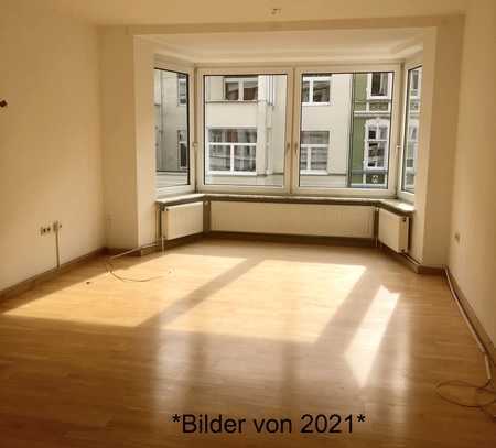 Helle 3-Zimmer-Wohnung mit EBK und Balkon in bester Lage