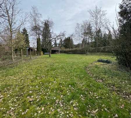 Gepflegtes großes Gartengrundstück mit Gartenhaus in 71292 Friolzheim ( Im Grund ), KP: 59.900€