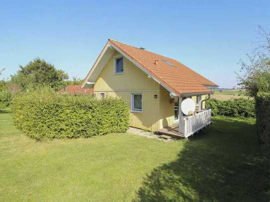 Gepflegtes Holzhaus in traumhafter Feldrandlage im Ferienpark Mönchneversdorfer See