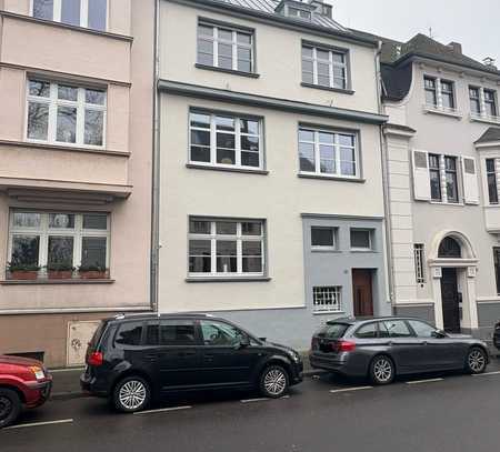 Geräumiges Mehrfamilienhaus in Bonn Kessenich