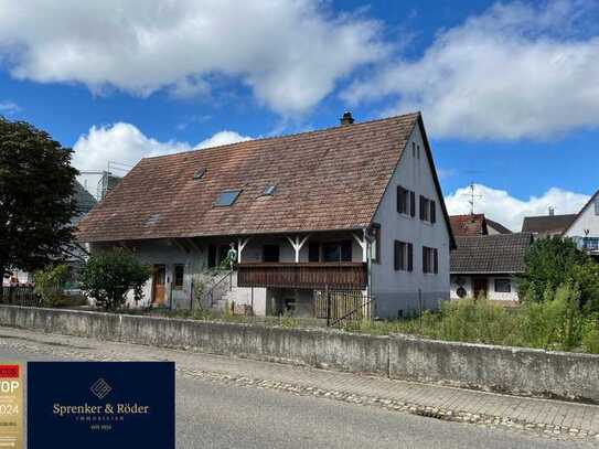 Sanierungsbedürftiges Doppelhaus mit Scheune & Garage auf großzügigem Grundstück