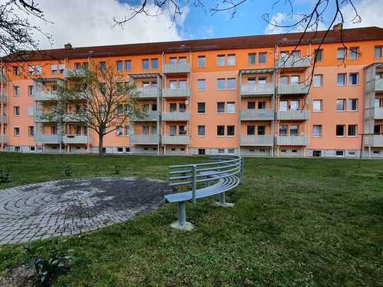 Schick und günstig, unsere bezugsfertige 2-Raum-Wohnung mit Balkon