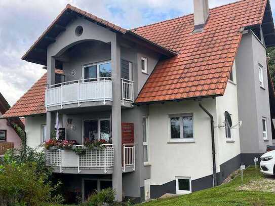 Bad Krozingen-Tunsel - anspruchsvolle 4-Zi-Whg., Balkon, herrlicher Blick im OG/DG