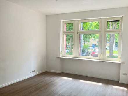 Schöne 2 Zi.-Altbauwohnung mit Balkon und EBK in Offenbach nähe Sana-Klinikum!