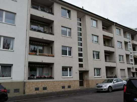 Köln Mülheim-Süd, MFH in Rheinnähe mit 2 freien Wohnungen