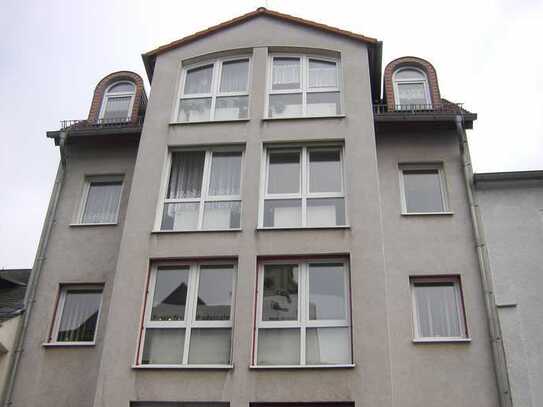 Großzügige 3-Raum-DG-Wohnung mit Balkon und Fahrstuhl