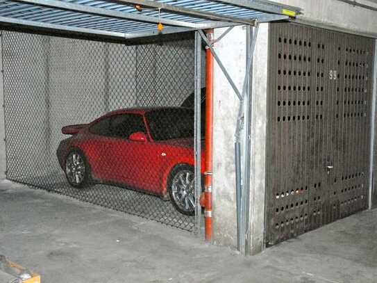 Abgeschlossene EINZEL-GARAGE in TÜBINGEN breit Licht Strom