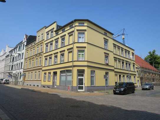 Geräumige 2-Zimmer-Wohnung in der Schweriner Paulsstadt zu mieten!