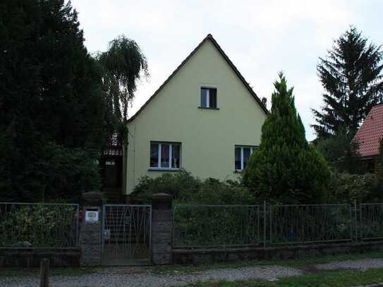 Günstiges, modernisiertes 3,5-Raum-Einfamilienhaus in Schöneiche bei Berlin